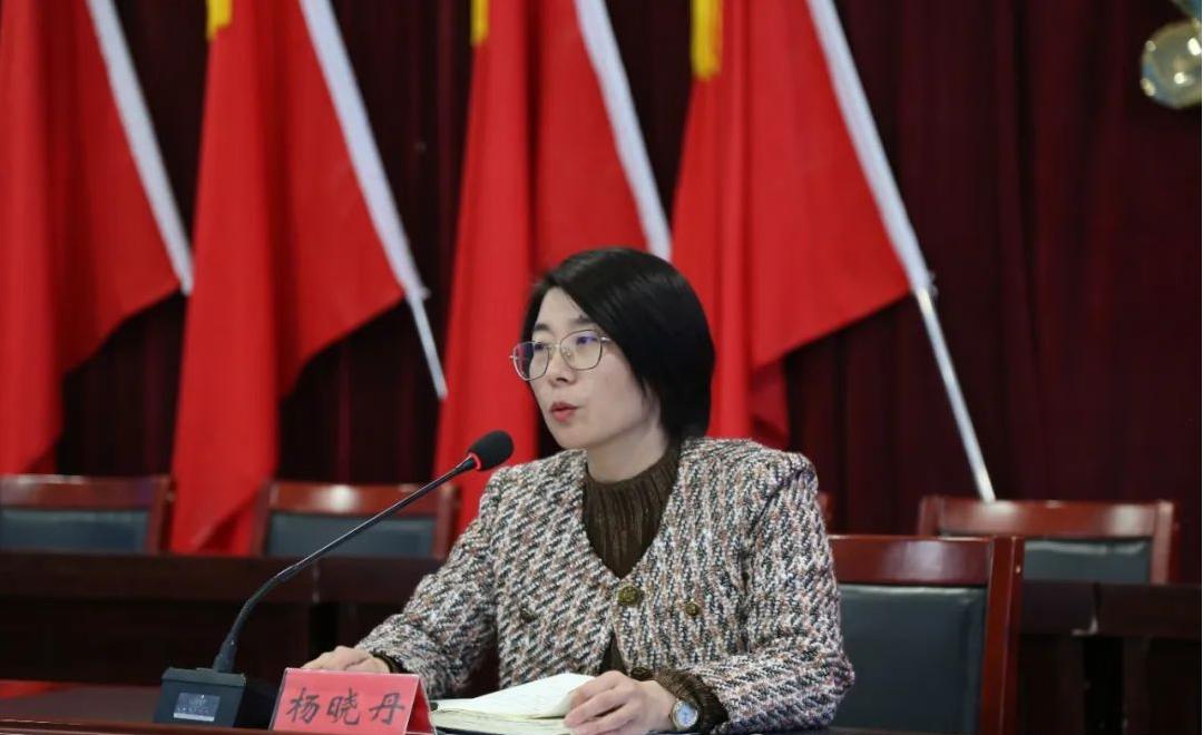 十四團召開青年干部座談會