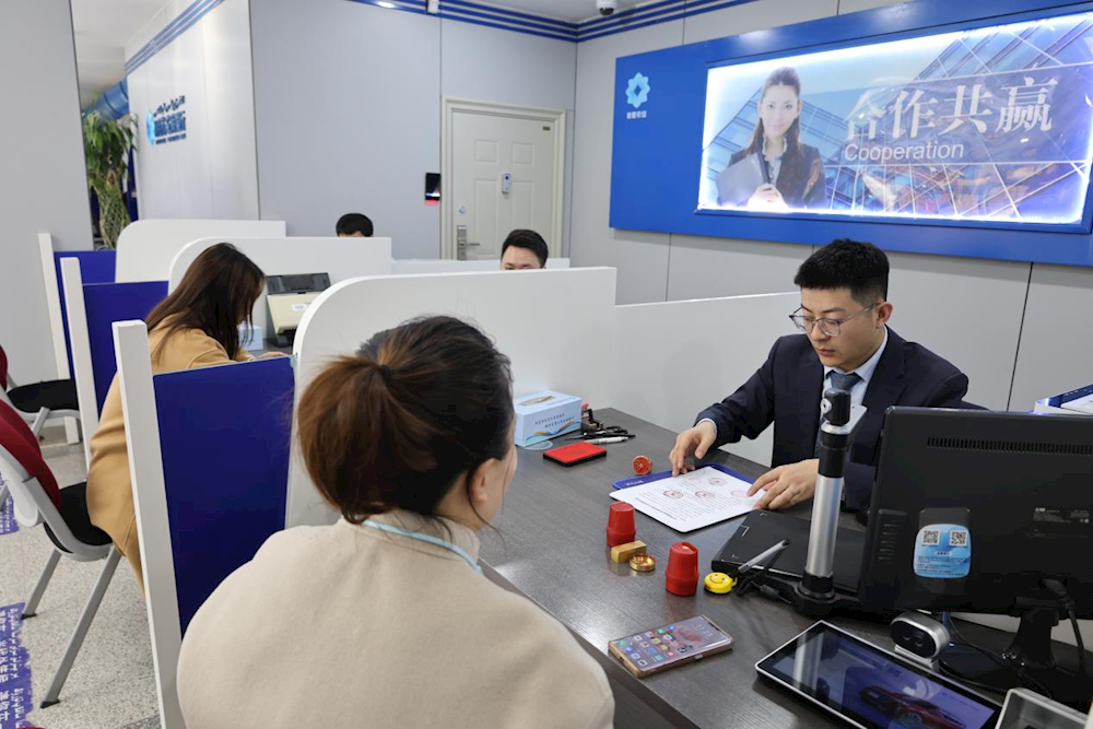 穩步前行風帆勁 篤行不怠譜新篇