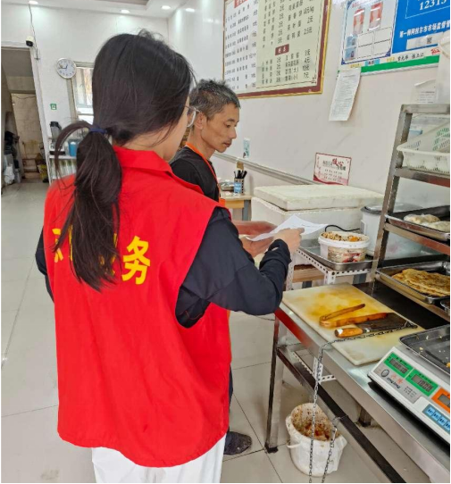 第一師阿拉爾市持續開展“反對浪費 崇尚節約”宣傳主題活動