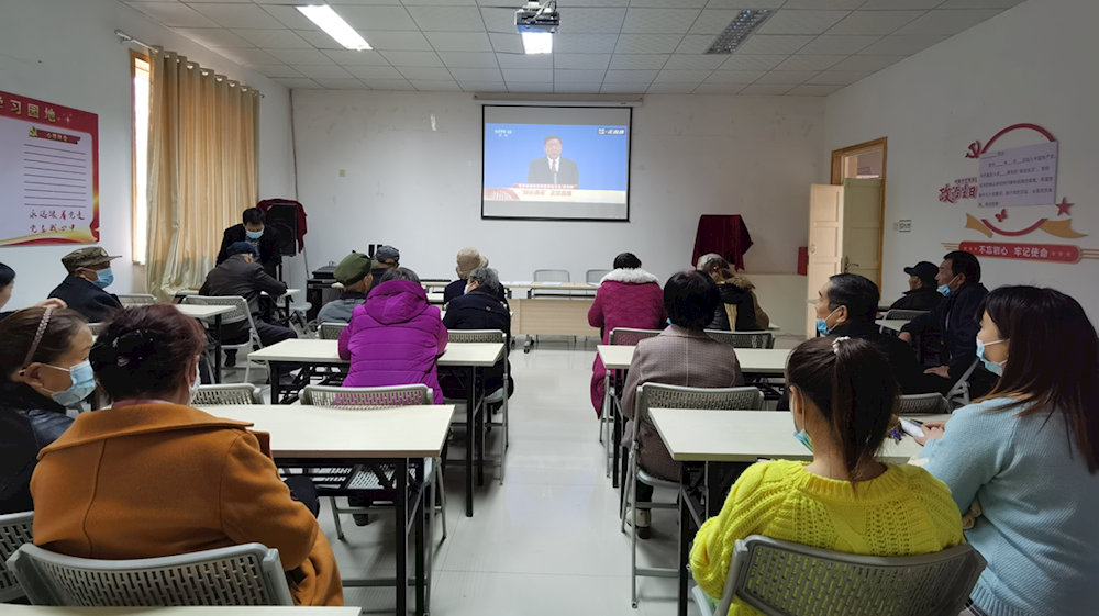 文化路社區離退休黨員、老干部積極觀看全國兩會直播