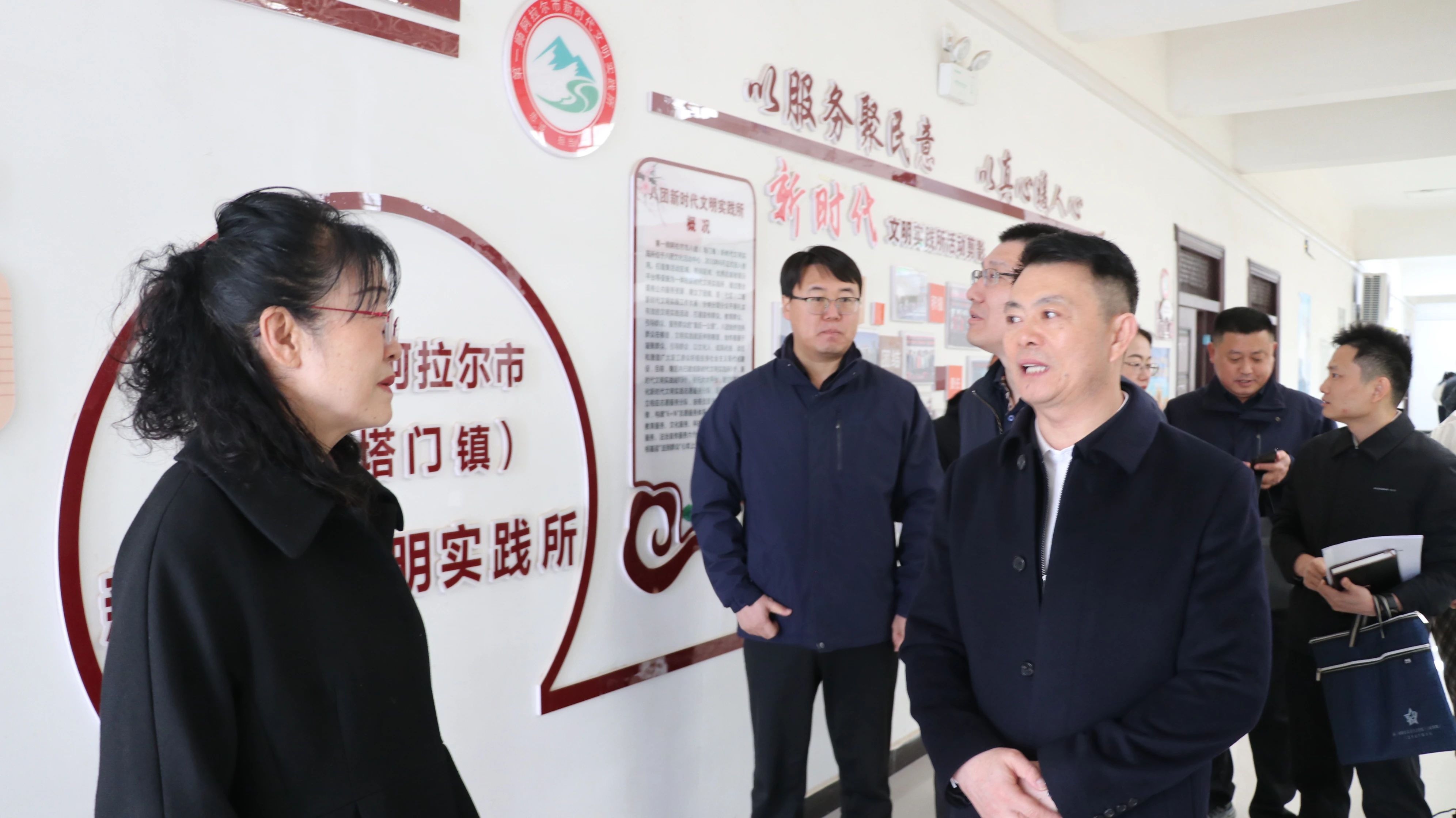 師市黨委常委、副政委、宣傳部長馬榮華來八團調研指導工作