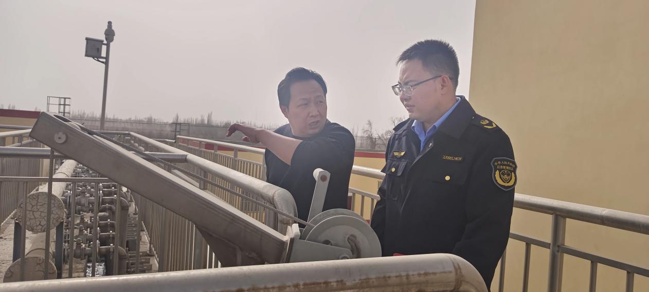 八團聯合師市應急管理局對轄區重點單位開展有限空間安全督導