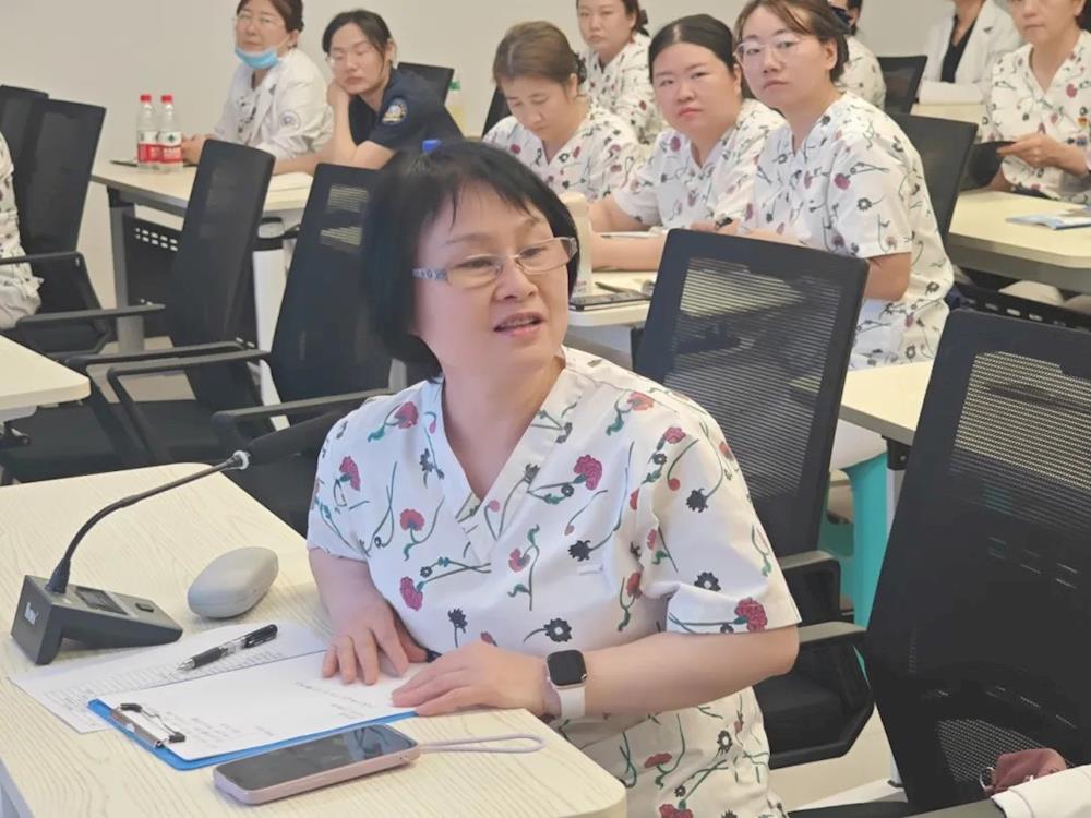 幫扶紀實 | 邵醫(yī)專家楊麗黎助力浙大邵逸夫阿拉爾醫(yī)院護理高質(zhì)量發(fā)展