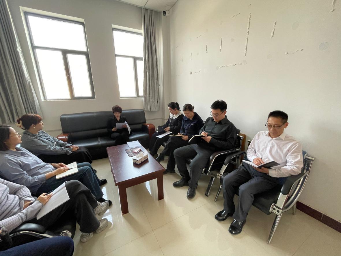 華元擔(dān)保公司開展“金融助企 早春行動”主題黨日活動