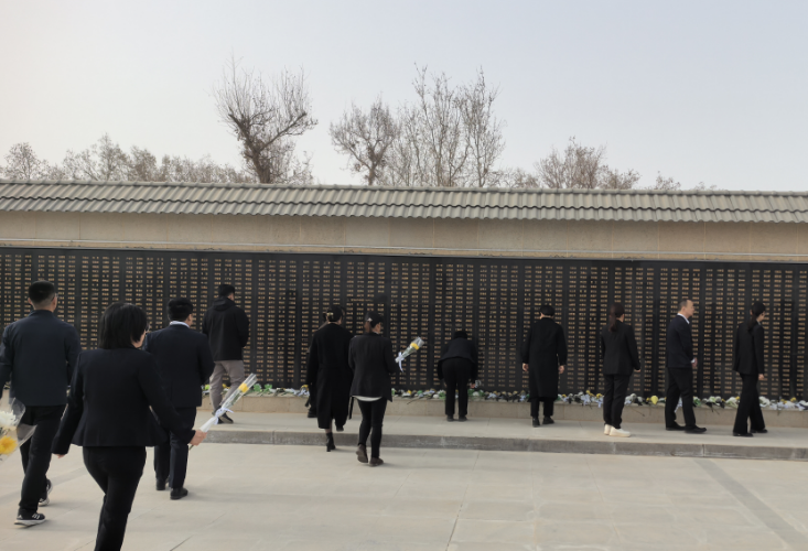 師市財政局（國資委）組織開展“賡續(xù)·2025· 清明祭英烈”主題教育活動