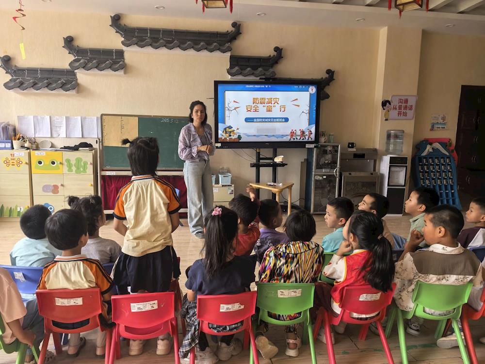 托喀依鄉幼兒園組織開展防災減災知識宣傳和安全疏散演練