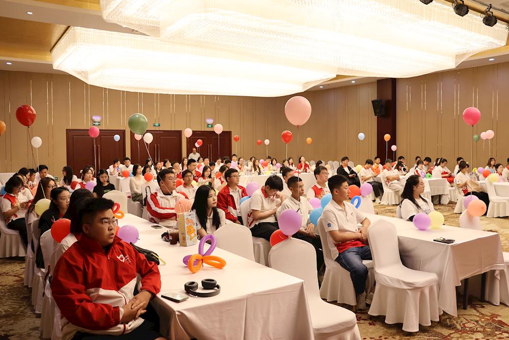 師市團委召開2025年西部計劃志愿者離崗歡送會