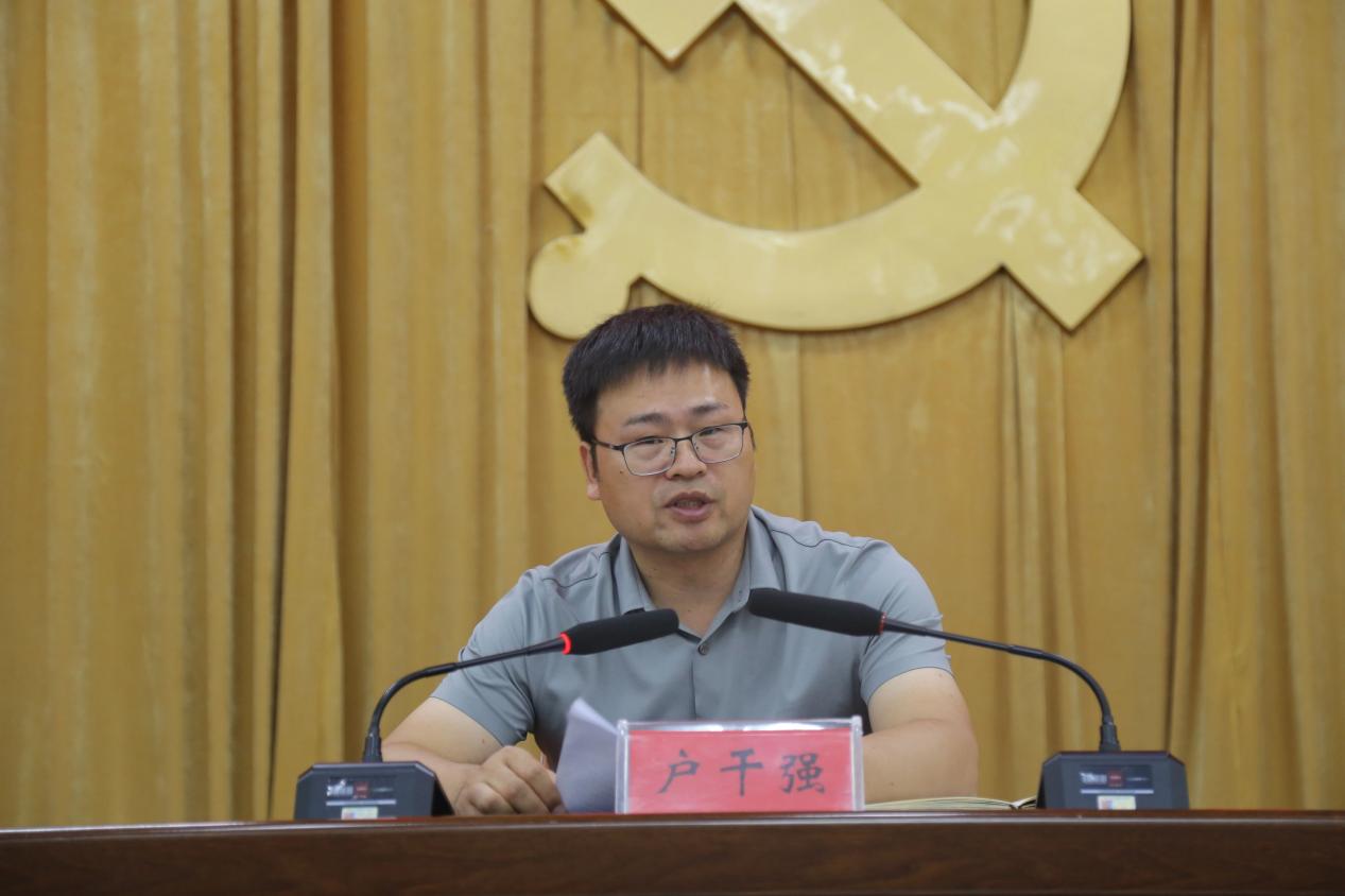 八團召開服務期滿大學生志愿者歡送會