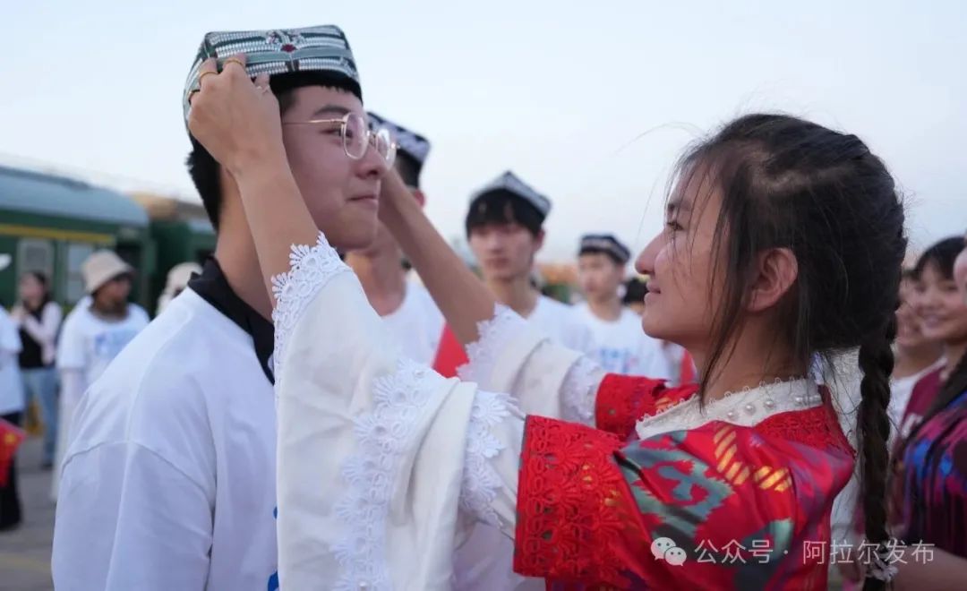 從大海到大漠，168 名臺州師生跨越山海赴約阿拉爾！