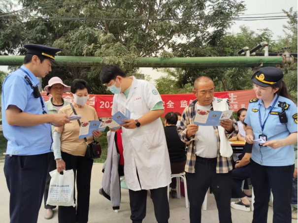 師市市場(chǎng)監(jiān)管局開展2025年藥品安全宣傳周活動(dòng)