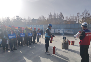 全國消防宣傳月|3分鐘完成疏散撲救！一場(chǎng)建筑工地消防實(shí)戰(zhàn)演練高效舉行