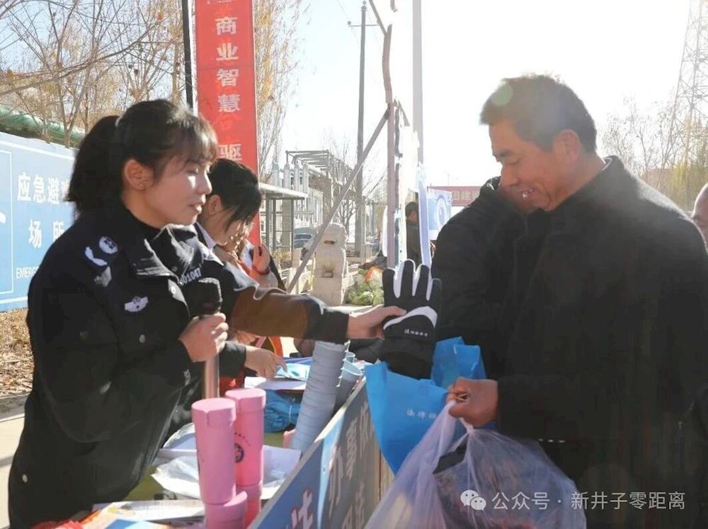 “憲”潤新井子 法護新時代——二團2025年憲法宣傳周活動火熱啟幕