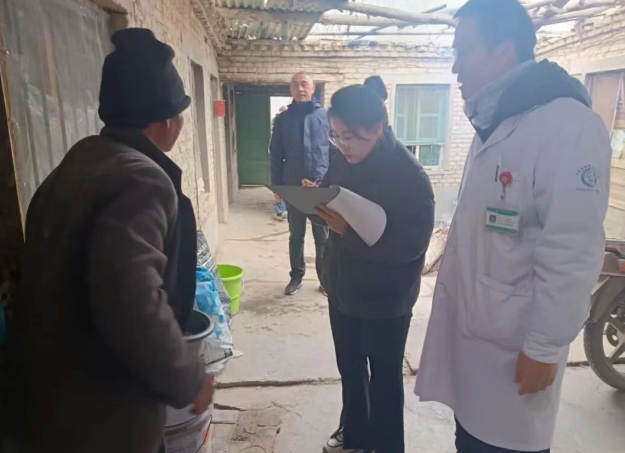 十二團開展精神障礙患者家庭走訪慰問活動