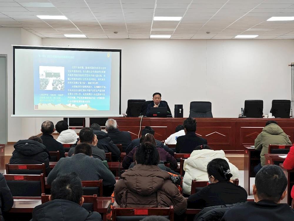 法治宣講進團場 掃黑除惡護民生——第一師中級人民法院刑庭庭長康常榮深入團場宣講《反有組織犯罪法》