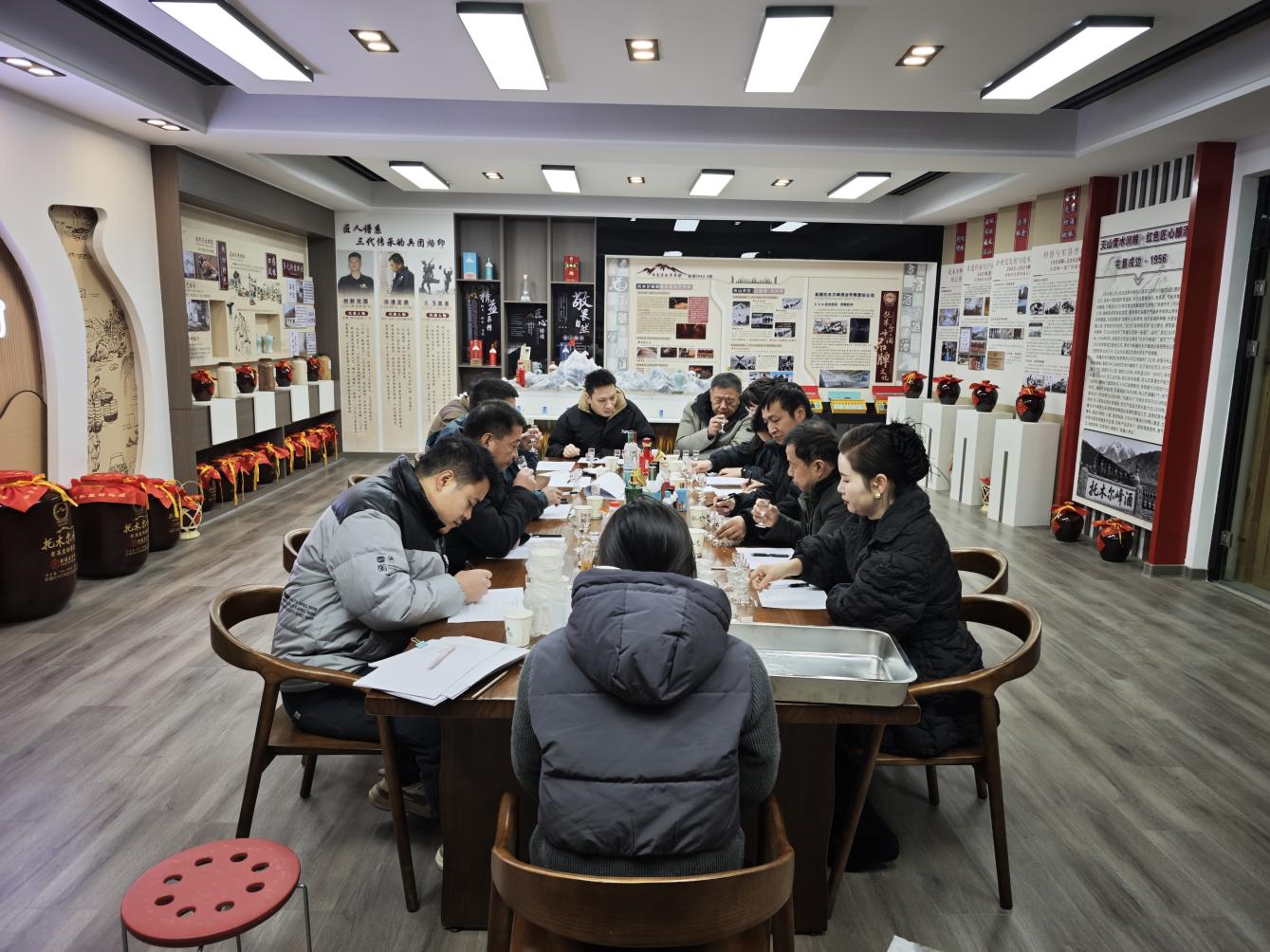 新疆托木爾峰酒業(yè)70周年慶典酒體最終確定  經典口感凝聚匠心 致敬七十年釀造傳承