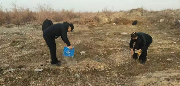 黨群攜手清垃圾 家園煥新展新顏