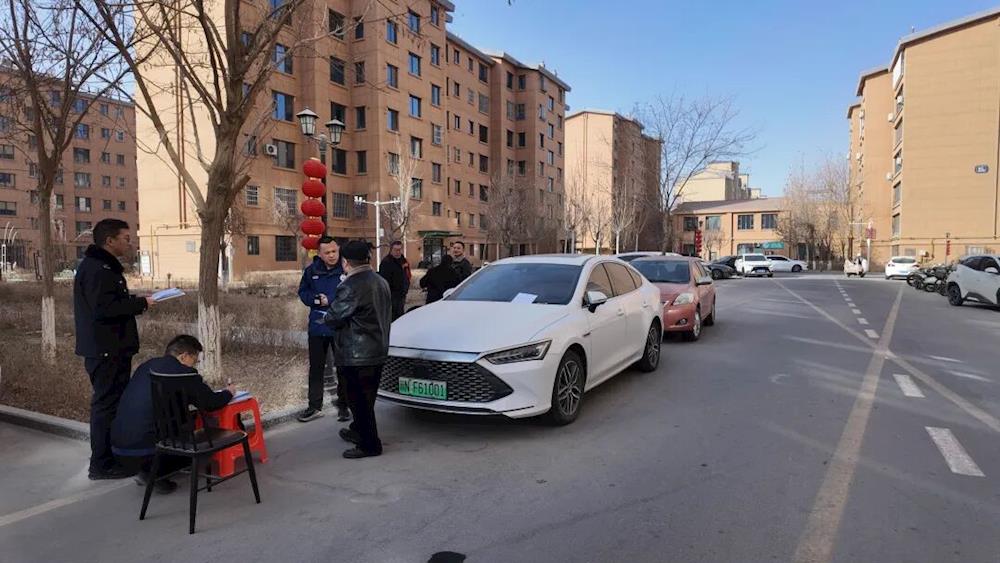 第一師阿拉爾市開展違規占用消防車道專項整治行動