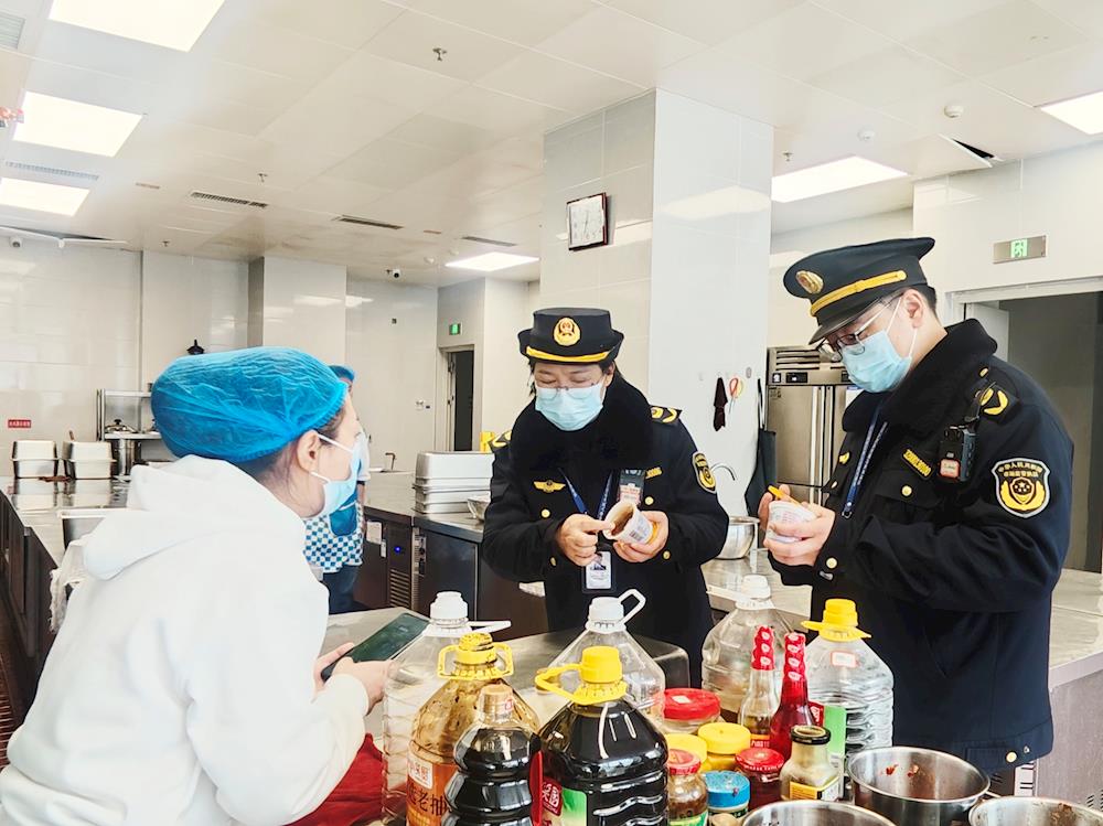 舌尖上的團圓，市監人的守護