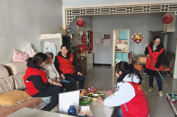 聽(tīng)老黨員講初心 志愿服務(wù)踐真情