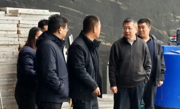 兵團發改委張新龍一行赴十二團調研指導農業科技與鄉村振興工作