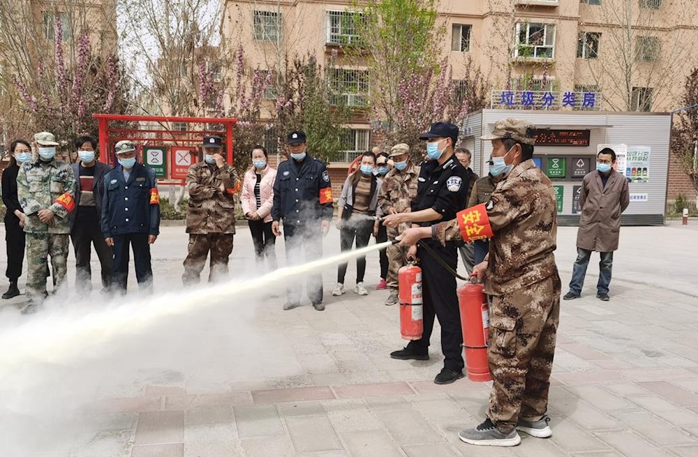 三團(tuán)社區(qū)開展消防演練 共筑和諧安全生命線