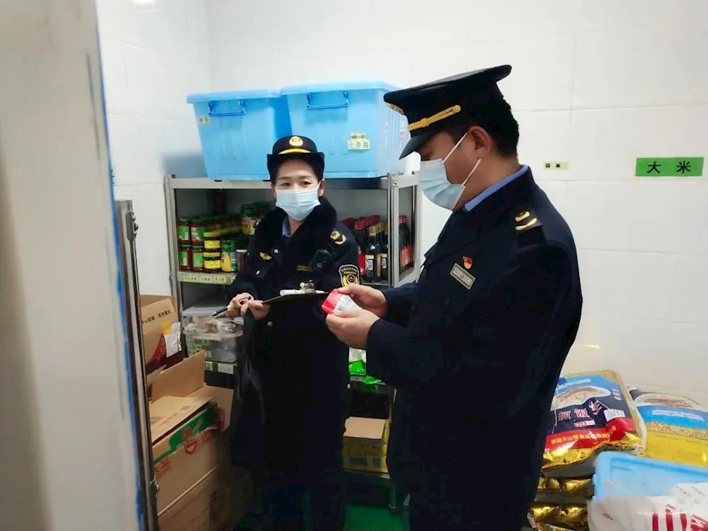 師市市場(chǎng)監(jiān)管局 開(kāi)學(xué)季 護(hù)航食品安全