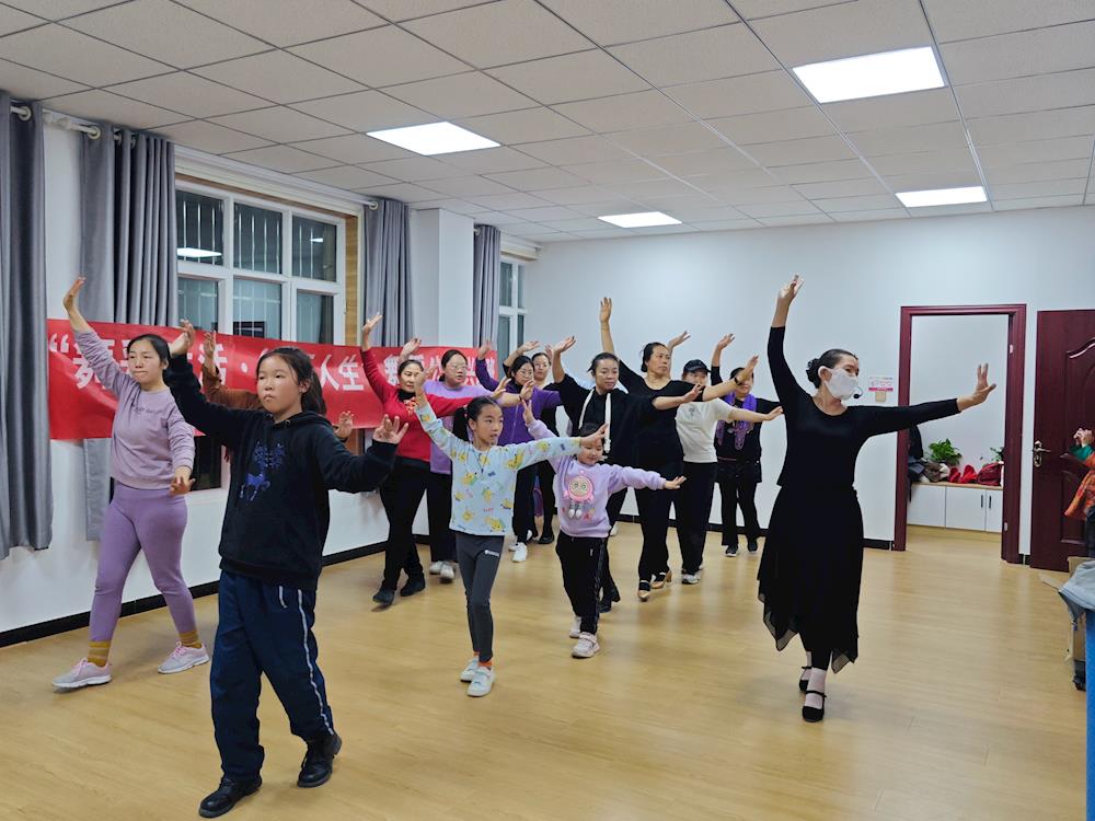 文化惠民丨幸福路街道北苑社區舉辦瑜伽、舞蹈公益培訓班